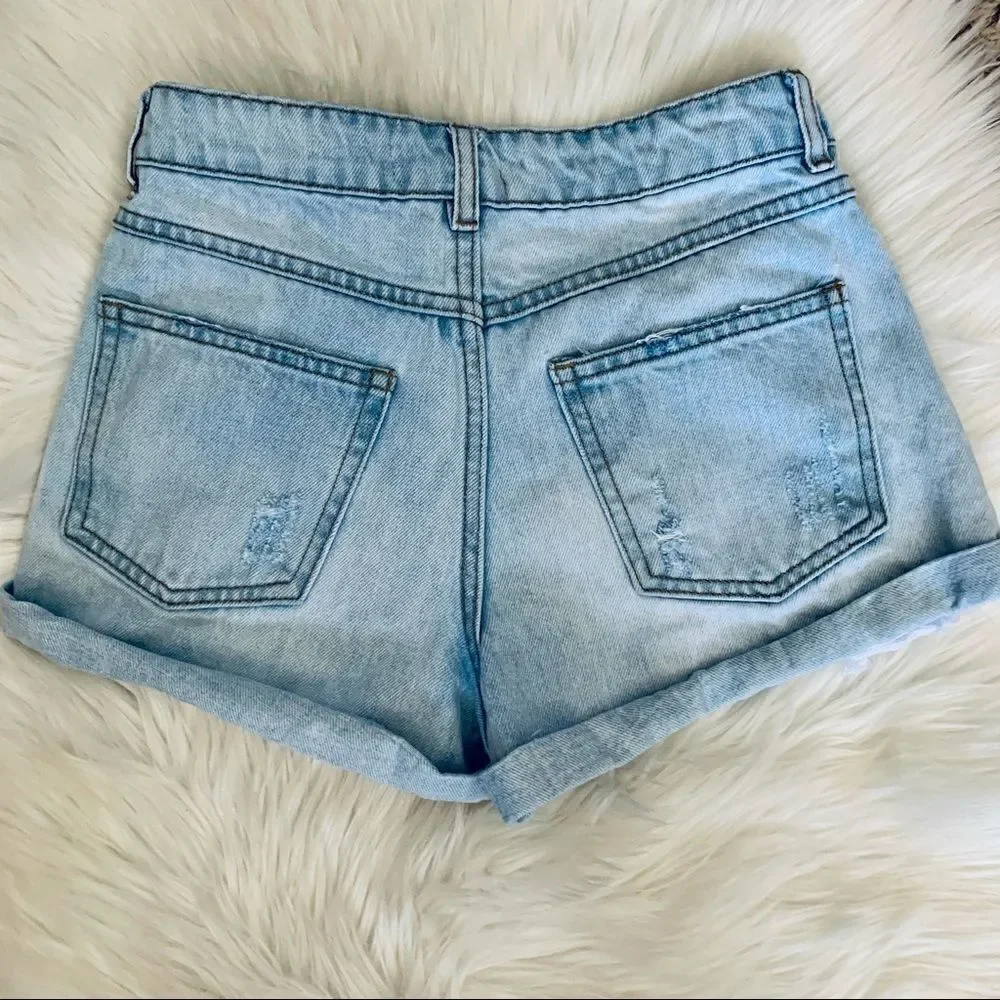 Forever 21 Light Wash Blue Denim Distressed Shorts Size 24 - Picture 5 of 11